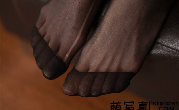 [IESS异思趣向] 模特：团团《黑丝职业装》[88P-132M]